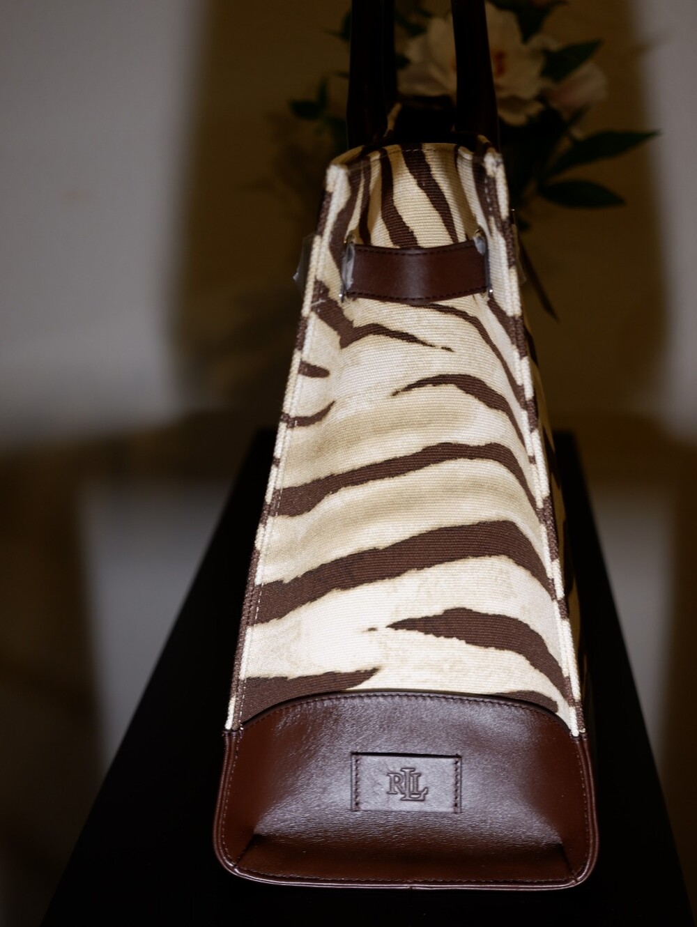 NWT Lauren Ralph Lauren Zebra-Print Canvas Extra Large Devyn Tote Bag MSRP $350! - Picture 7 of 8